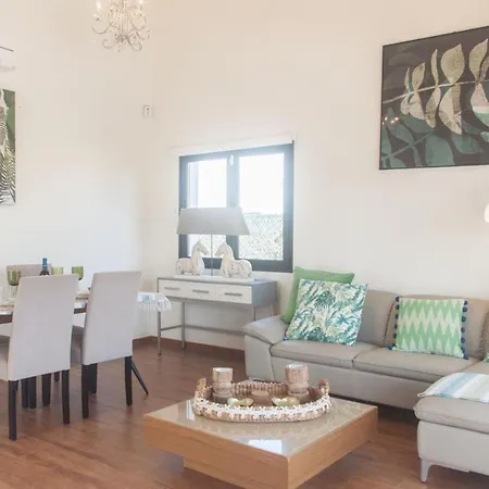 La Estancia Golf - 3 Bedrooms, Aircon, Private Pool, Wifi
